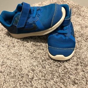 Nike shoes size 8